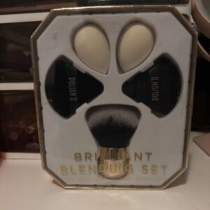 Brush and blending sponge set